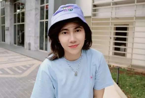 Masih Ingat Dera Indonesia Idol yang Tomboy? Kini Jadi Politisi Cantik, Lihat 8 Potretnya Sekarang