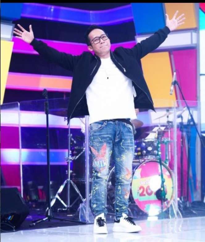 Artis Ini Dulunya Jualan Bakwan, Kini Tinggal di Rumah Mewah Seharga Rp15 M, Siapa Dia?