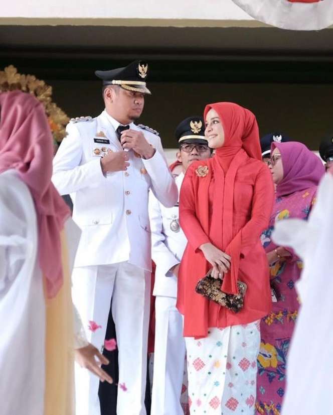 8 Potret Istri Bupati Gowa yang Viral Cantik & Bersuara Merdu, Ternyata Jebolan Ajang ini