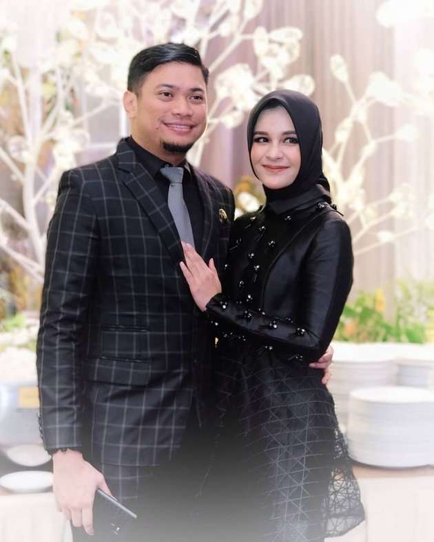 8 Potret Istri Bupati Gowa yang Viral Cantik & Bersuara Merdu, Ternyata Jebolan Ajang ini