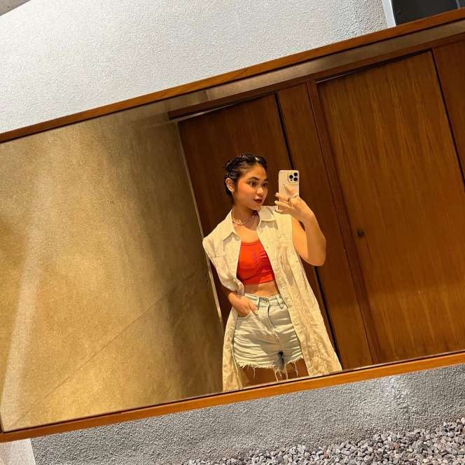 Potret Regina Poetiray Vokalis Baru Band Geisha, Pengganti Momo yang Suaranya Tak Kalah Cetar!