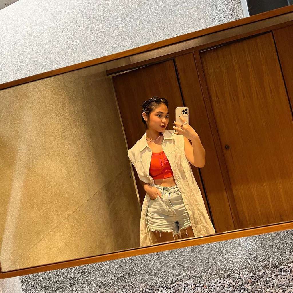 Potret Regina Poetiray Vokalis Baru Band Geisha, Pengganti Momo yang Suaranya Tak Kalah Cetar!