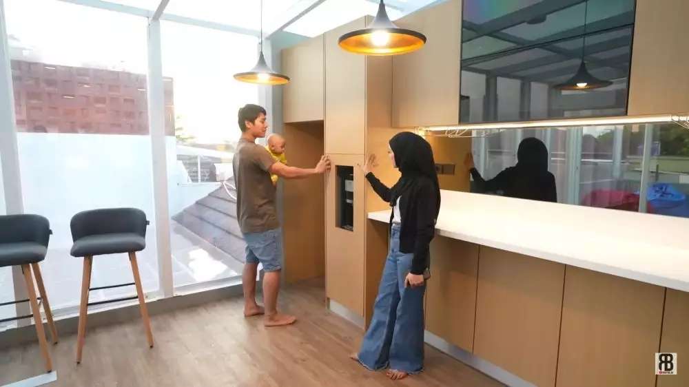 10 Potret Rooftop di Rumah Mewah Rizky Billar & Lesti Kejora, Bak Punya Kafe Pribadi!