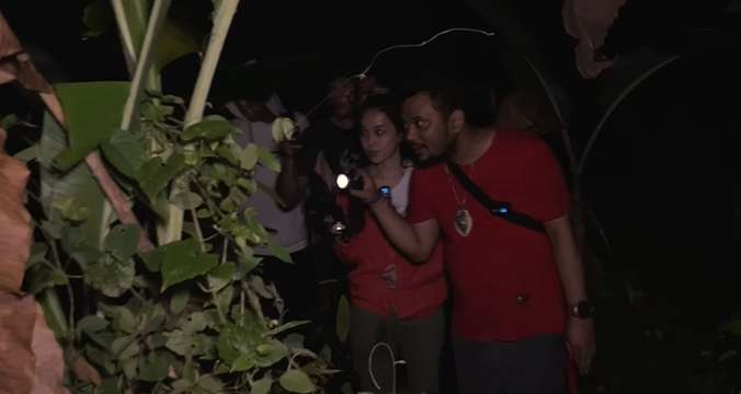Panji Petualang Rekam Sosok Hantu Pocong Saat Berburu Ular di Hutan, Wujudnya Ngeri!