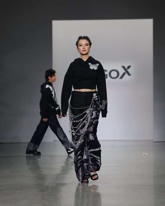 Sederet Artis Indonesia Melenggang di Atas Runway New York Fashion Week, Perut Rata Raline Shah Jadi Sorotan!