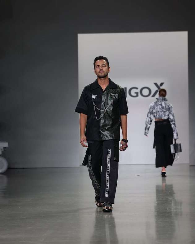 Sederet Artis Indonesia Melenggang di Atas Runway New York Fashion Week, Perut Rata Raline Shah Jadi Sorotan!