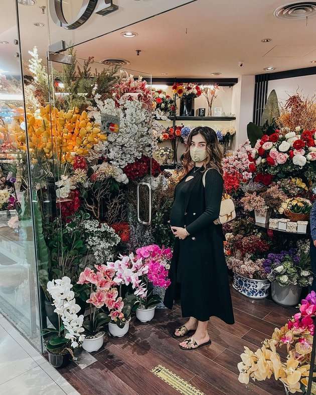 Tipis-Tipis Tasya Farasya Perlihatkan Wajah Anaknya
