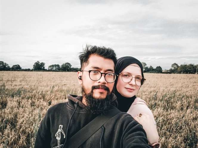 Ingat Bule Cantik Asal Inggis yang Dinikahi Pria Bekasi? Kini Jualan Soto Demi Bertahan Hidup, Lihat 7 Potretnya
