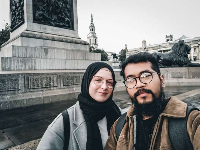 Ingat Bule Cantik Asal Inggis yang Dinikahi Pria Bekasi? Kini Jualan Soto Demi Bertahan Hidup, Lihat 7 Potretnya