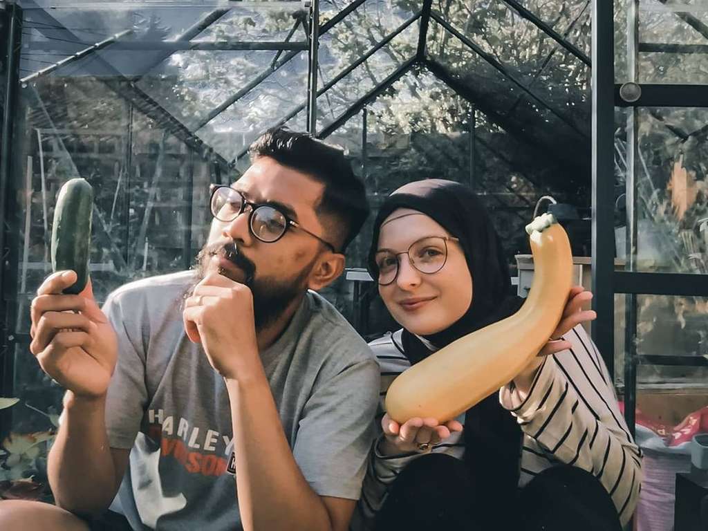 Ingat Bule Cantik Asal Inggis yang Dinikahi Pria Bekasi? Kini Jualan Soto Demi Bertahan Hidup, Lihat 7 Potretnya