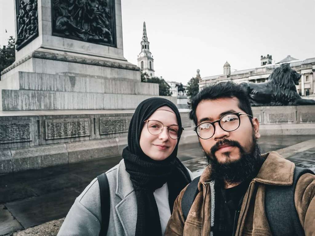 Ingat Bule Cantik Asal Inggis yang Dinikahi Pria Bekasi? Kini Jualan Soto Demi Bertahan Hidup, Lihat 7 Potretnya