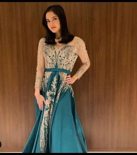 Presenter Cantik Ini Dulu Hanya Cucu Penjual Minyak Tanah, Kini Jadi Crazy Rich, Suaminya Bukan Orang Sembarangan!