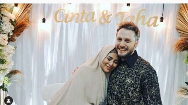 Didiagnosis Tak Bisa Punya Anak, Artis Cantik Ini Rela Sang Suami Poligami: `Aku Pengen Masuk Surga`