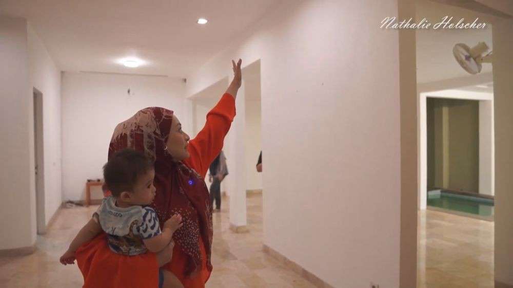 10 Potret Rumah Baru Nathalie Holscher Hadiah untuk Adzam, Lebih Mewah dari Pemberian Sule?