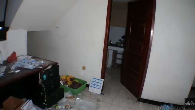 Potret Rumah Terbengkalai Milik Eks Wakapolri, Isinya Seram Banget, Bikin Merinding!