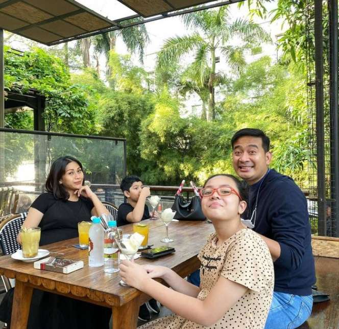 Potret Amira Anak Tata Janeeta yang Jauh dari Sorotan, Kini Sudah Beranjak Remaja