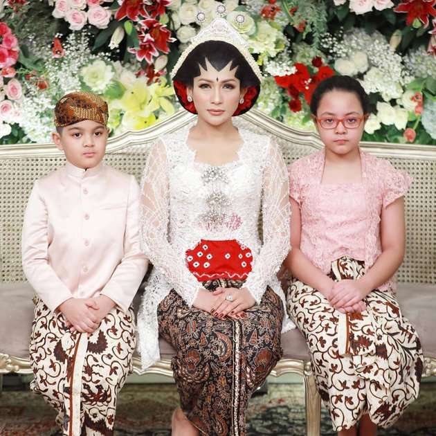 Potret Amira Anak Tata Janeeta yang Jauh dari Sorotan, Kini Sudah Beranjak Remaja