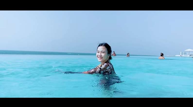 12 Potret Mewahnya Hotel Jessica Jane Liburan di Dubai, Rp40 Juta Semalam, Dimana-mana Emas!