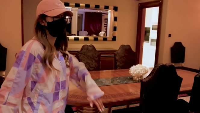 12 Potret Mewahnya Hotel Jessica Jane Liburan di Dubai, Rp40 Juta Semalam, Dimana-mana Emas!