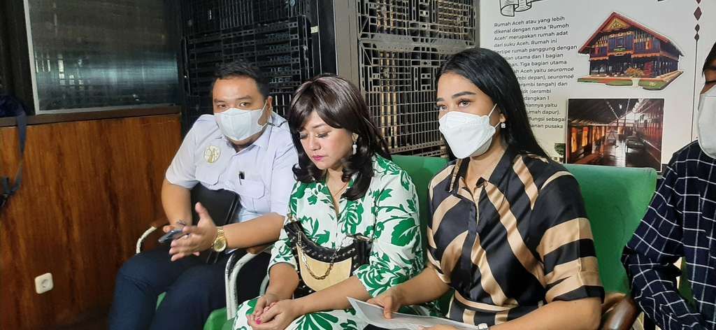Jadi Korban KDRT, Artis Cantik Ini Pilih Gugat Cerai Suami: `Saya Dipukul dan Pernah Mau Dilempar dari Balkon`