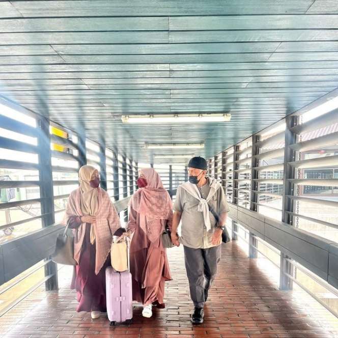 Potret Laudya Cynthia Bella di Banjarmasin, Bergandengan Manis Bareng Ayah!