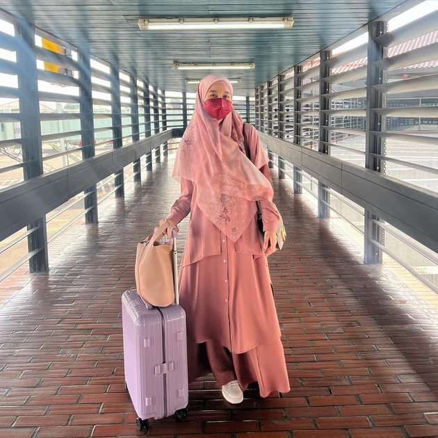 Potret Laudya Cynthia Bella di Banjarmasin, Bergandengan Manis Bareng Ayah!