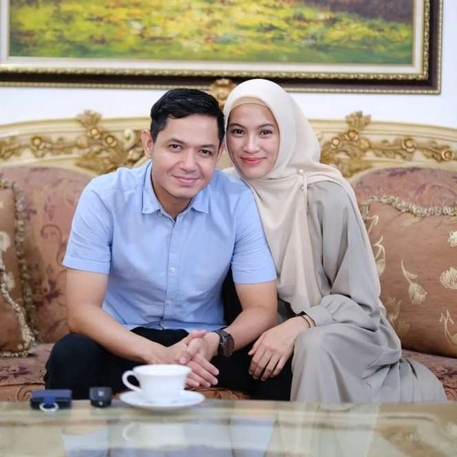 Sederet Pasangan Artis Dikenal Religius, Ada yang Mengikuti Jejak Suami Berhijrah 