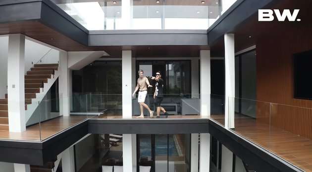 Potret Rumah Baru Verrel Bramasta, Punya 4 Lantai dan 6 Kamar, Mewahnya Kebangetan!