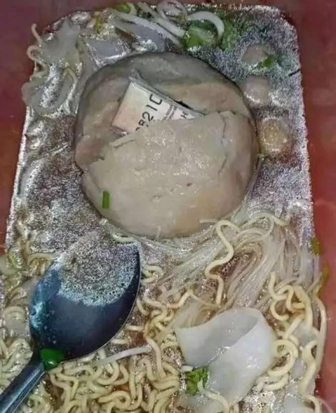 Sederetan Foto Beli Makan Dapat 'Bonus' Tak Terduga, Gak Habis Pikir!