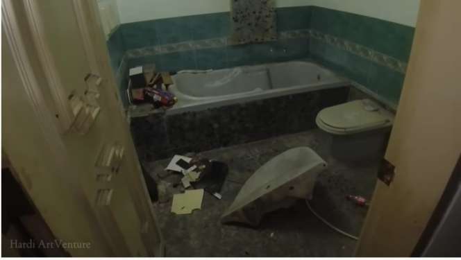 Potret Rumah Mewah Gatot Brajamusti yang Kini Terbengkalai, Ternyata Luas Banget Bak Hotel Berbintang!