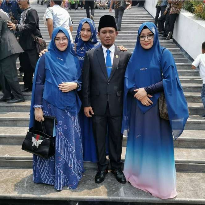 Ingat Lora Fadil? Anggota DPR yang Viral Bawa 3 Istri Cantik Saat Dilantik, Kini Kepergok Tidur di Ruang Rapat, Begini Nasibnya
