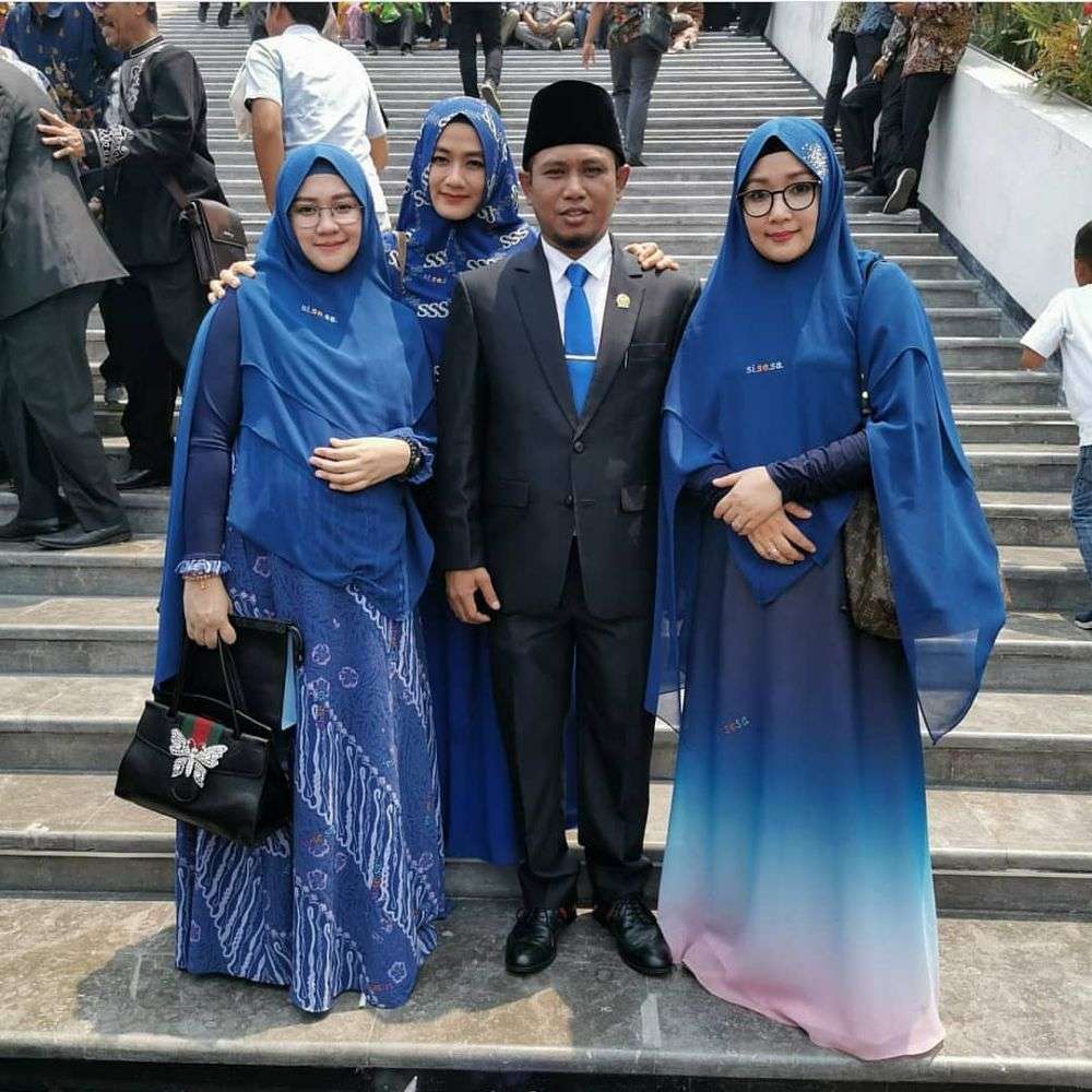 Ingat Lora Fadil? Anggota DPR yang Viral Bawa 3 Istri Cantik Saat Dilantik, Kini Kepergok Tidur di Ruang Rapat, Begini Nasibnya