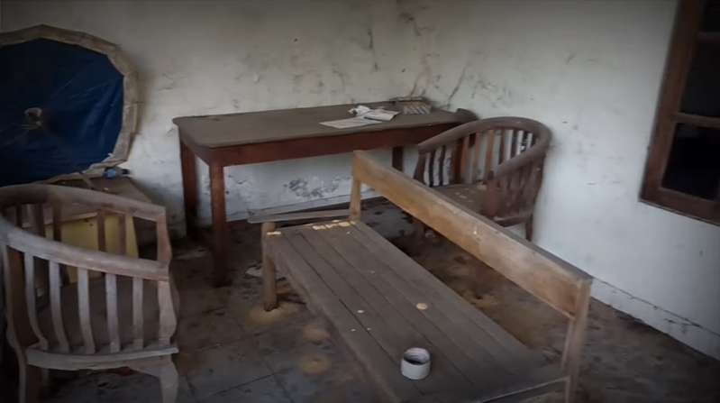 10 Potret Rumah Terbengkalai Milik Dokter, Ada Ruang Praktik Misterius, Tumpukan Obat, Hingga Ranjang Bayi