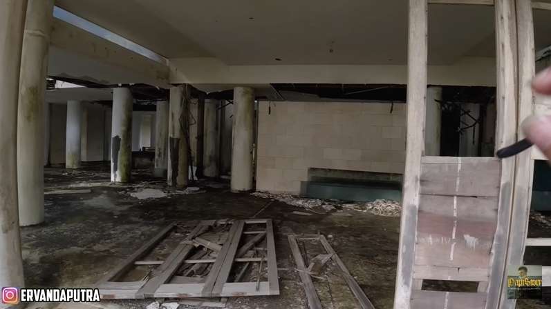 10 Potret Rumah Mewah Terbengkalai Bekas Diterjang Tsunami, Ruang Basement Jadi Lautan, Ngeri Banget!