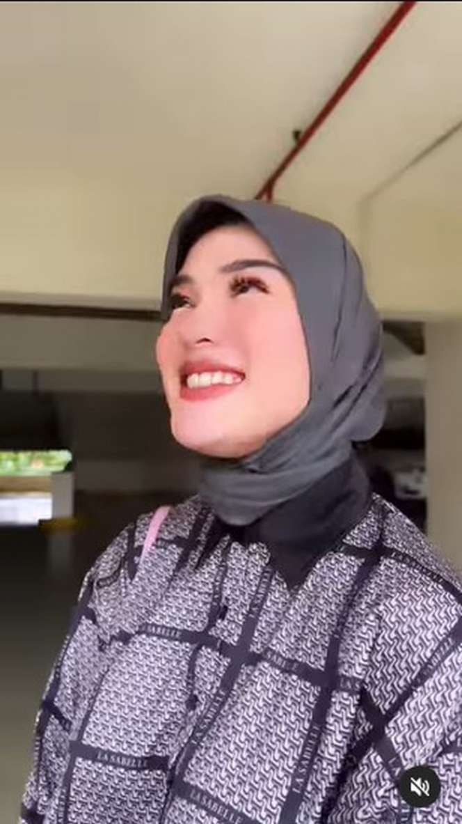 5 Tahun Menjadi Mualaf, Stevi Agnecya Putuskan Berhijab