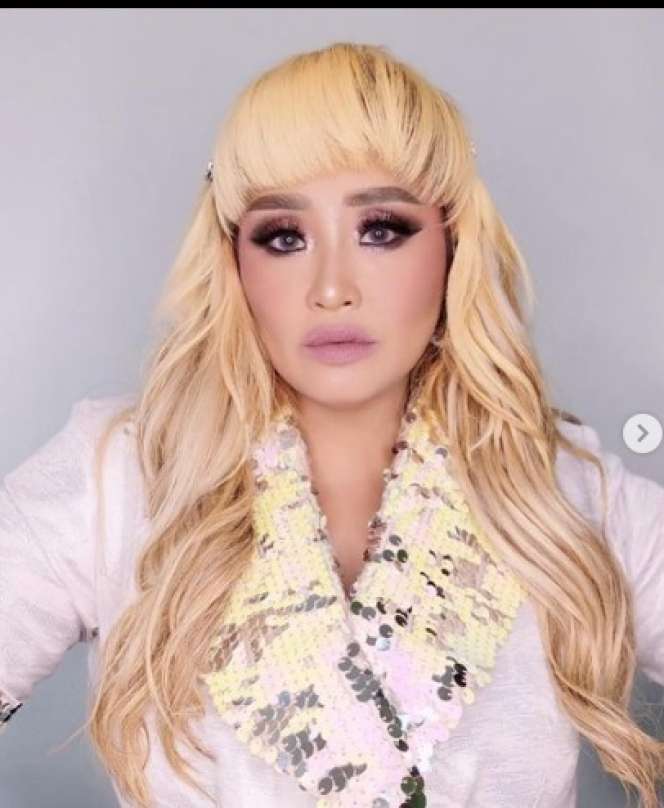 Artis Cantik Ini Pisah Rumah 1,5 Tahun, Alasannya Bosan Dengan Suami. Kini Pilih Jualan Baju!