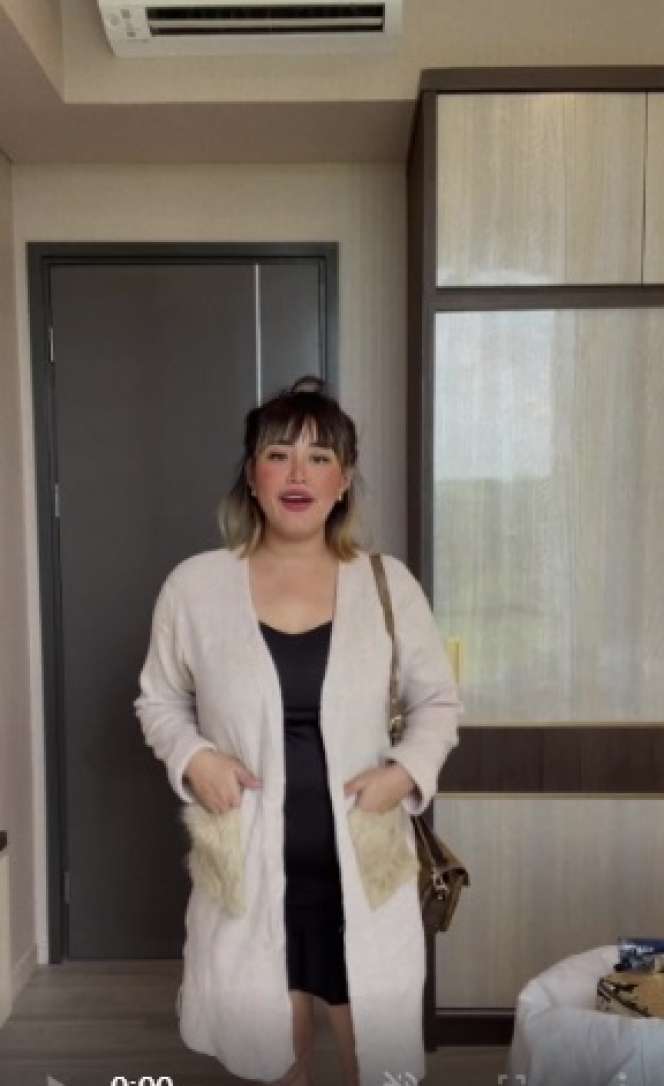 Artis Cantik Ini Pisah Rumah 1,5 Tahun, Alasannya Bosan Dengan Suami. Kini Pilih Jualan Baju!