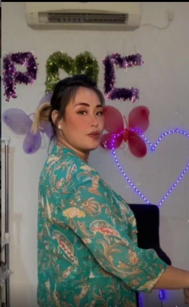 Artis Cantik Ini Pisah Rumah 1,5 Tahun, Alasannya Bosan Dengan Suami. Kini Pilih Jualan Baju!