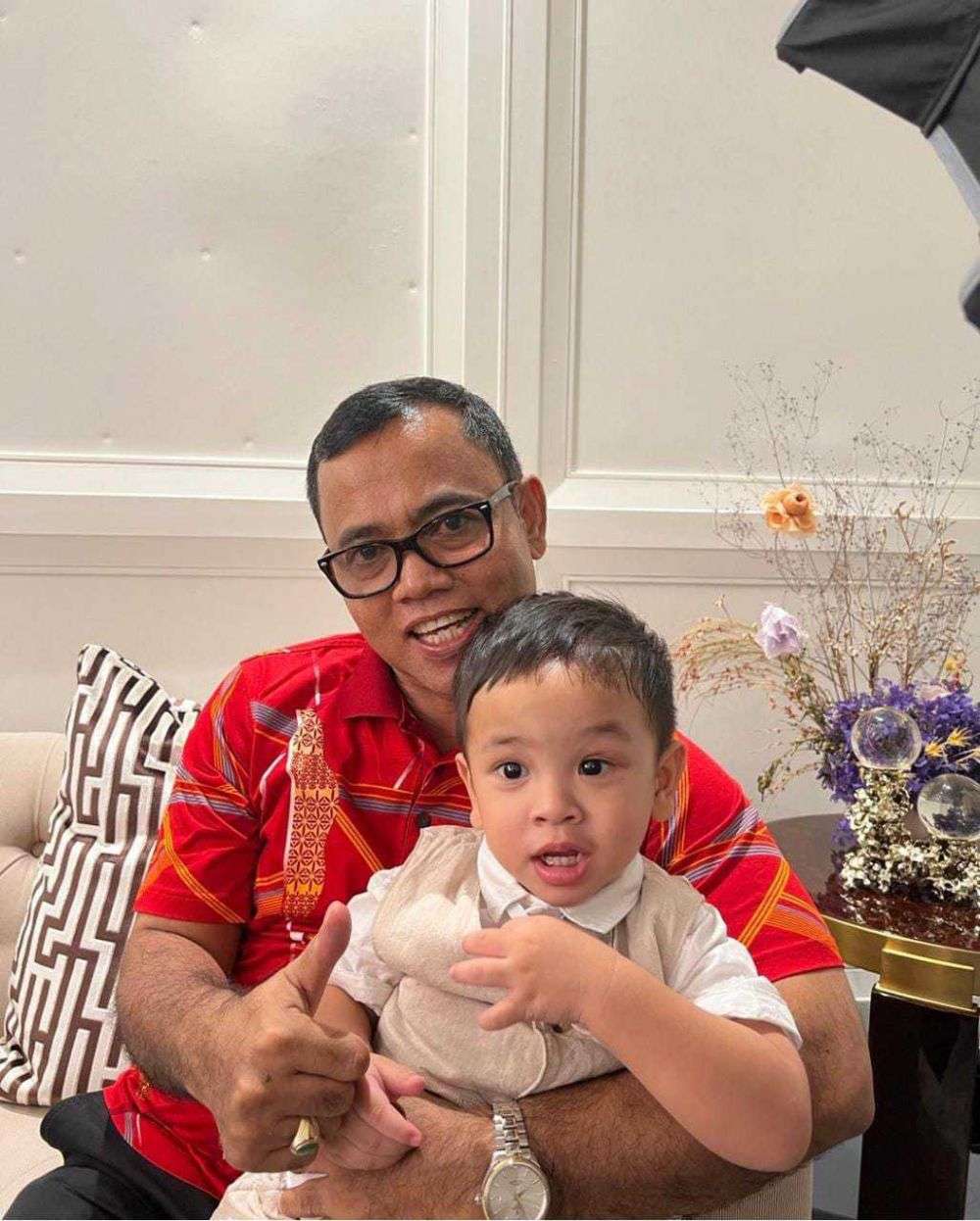 10 Orangtua Artis Ini Punya Instagram Centang Biru, Terakhir Idolanya Banyak Banget!