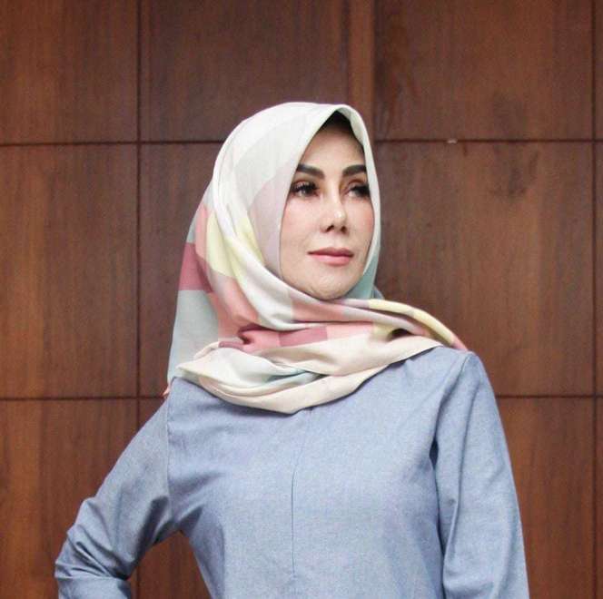 10 Orangtua Artis Ini Punya Instagram Centang Biru, Terakhir Idolanya Banyak Banget!