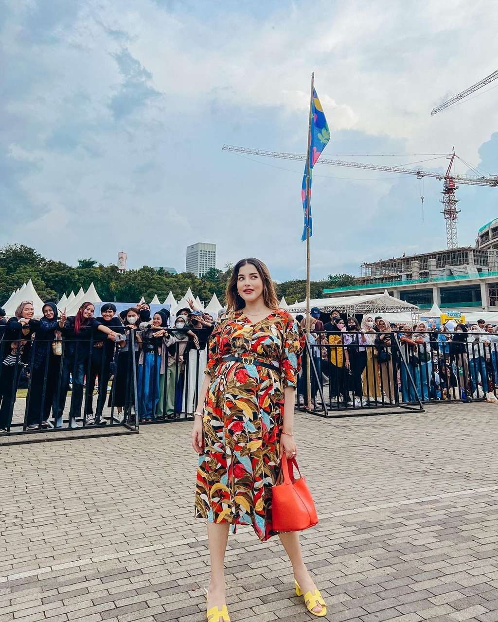 Potret Terbaru Tasya Farasya Pamer Baby Bump, Masih Bisa Duduk Jongkok! 