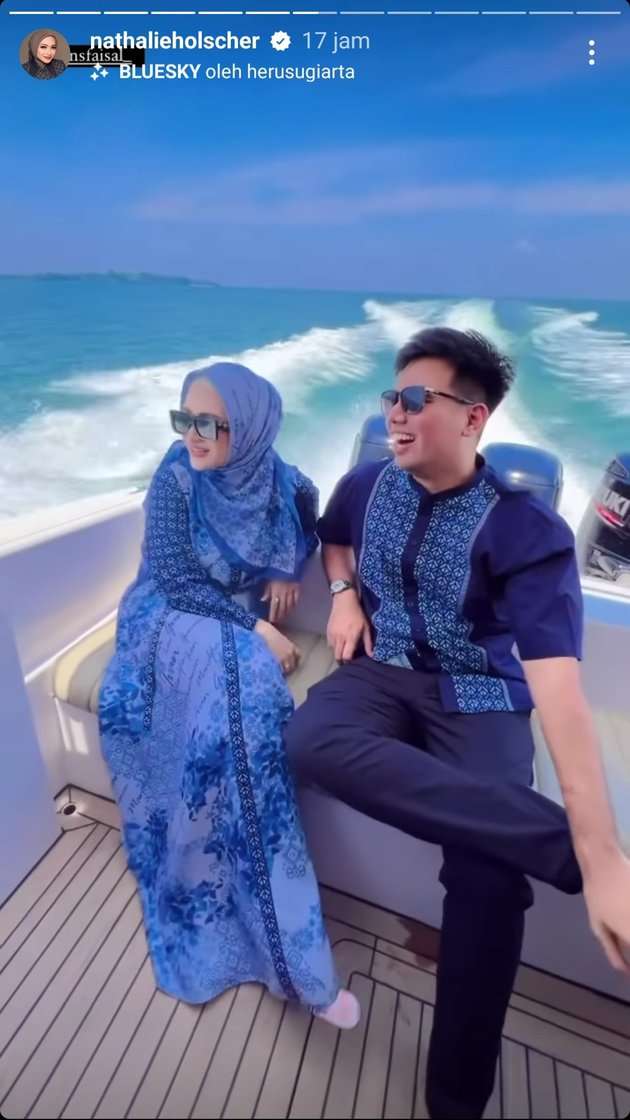 Potret Nathalie Holscher dan Frans Faisal Jalani Pemotretan Pakai Baju Couple