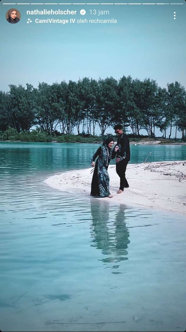 Potret Nathalie Holscher dan Frans Faisal Jalani Pemotretan Pakai Baju Couple