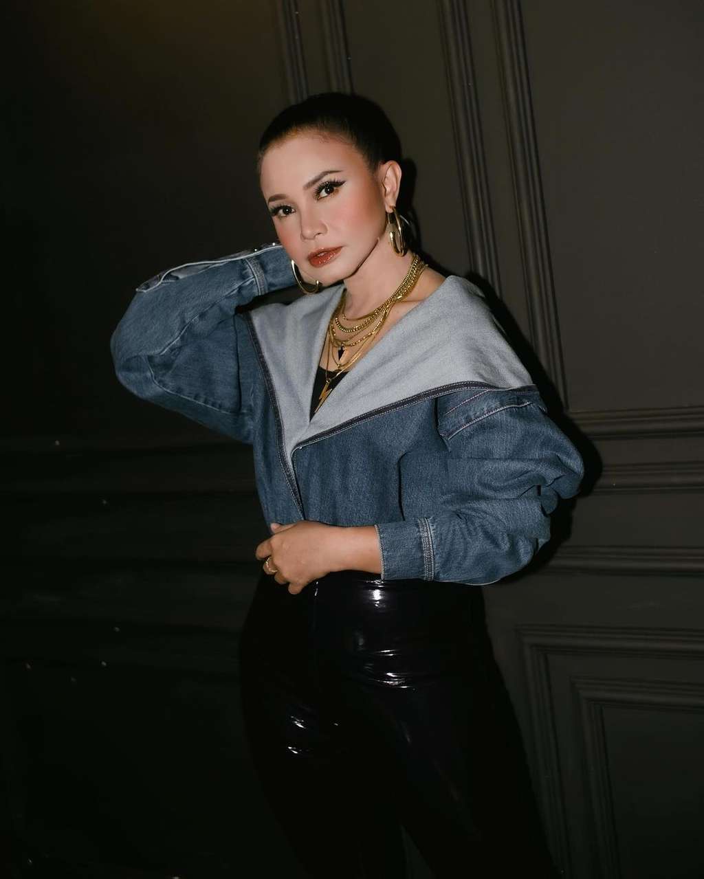 10 Adu Gaya Wendy Walters VS Rossa, Dituding Jadi Selingkuhan Reza Arap, Bukan Tipe Sang Diva?