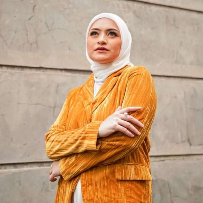 10 Penyebutan Nama Artis yang Benar, Rianti Cartwright Sering Salah, Ternyata Gampang Banget!