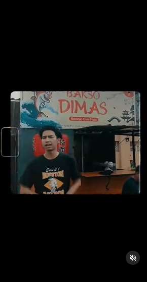 9 Potret Dimas Ahmad Kembali Jualan Bakso, Kini Pakai Rombong Kecil Bernuansa Jepang 