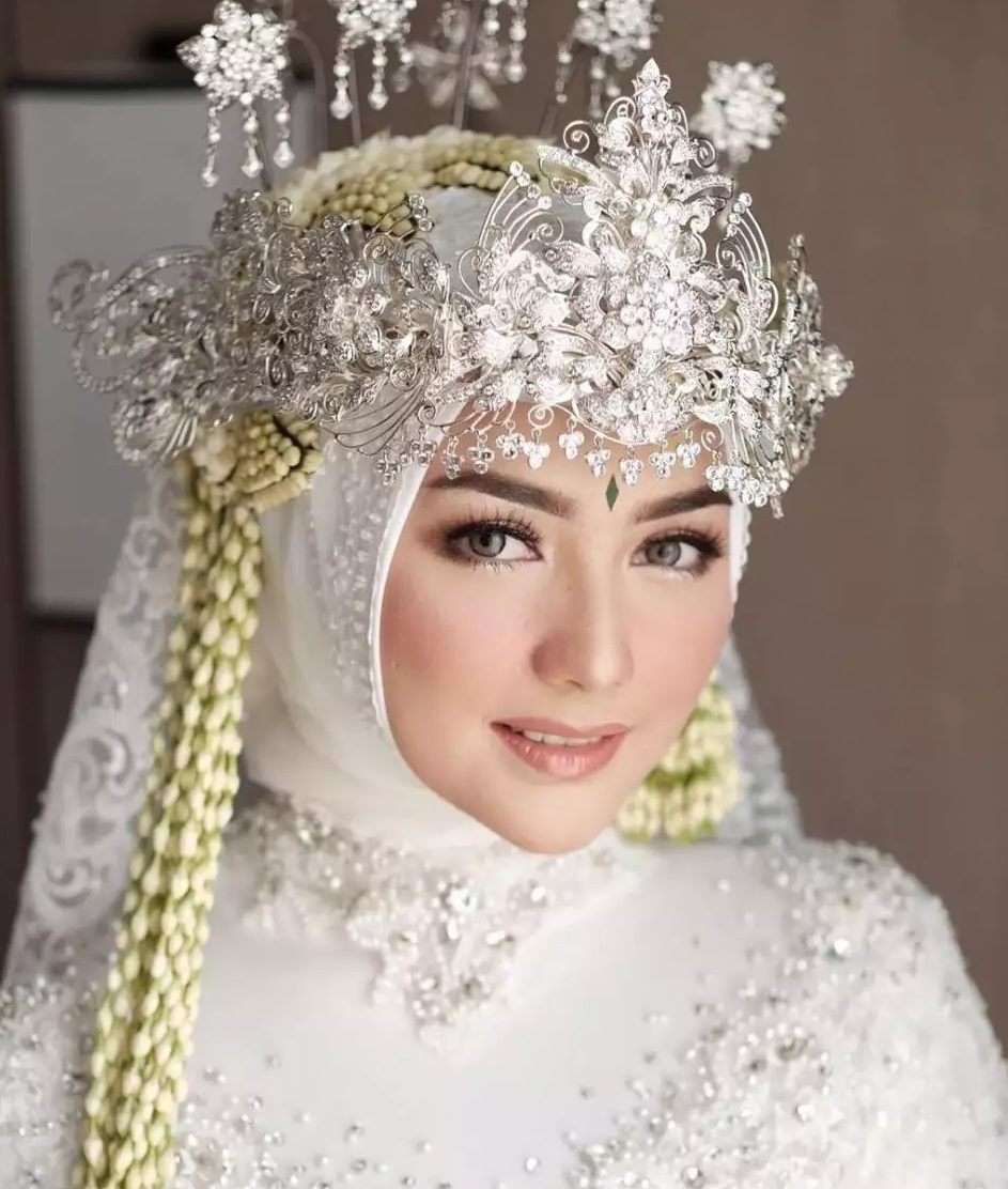 Potret Gaya Makeup Adik Seleb saat Menikah, Ria Ricis Bikin Pangling
