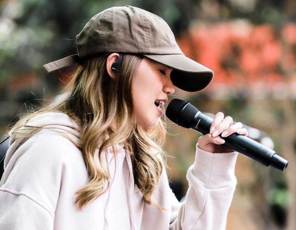 8 Potret Yotari Kezia, Penyanyi 'Bila Kemarin' yang Viral di TikTok, Bukan Musisi Sembarangan!