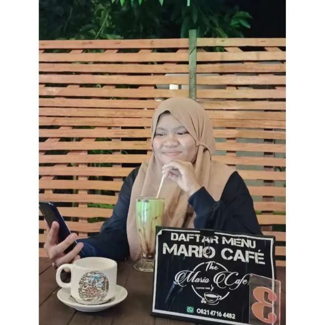 10 Potret Intan Lembata, Cewek yang Viral Nyanyi 'Begitu Sulit Lupakan Rehan'