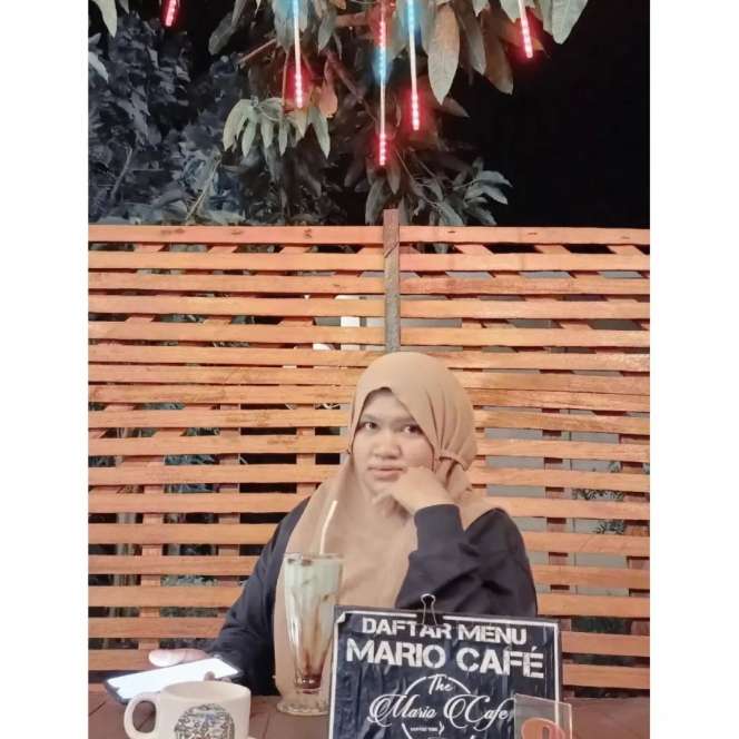 10 Potret Intan Lembata, Cewek yang Viral Nyanyi 'Begitu Sulit Lupakan Rehan'